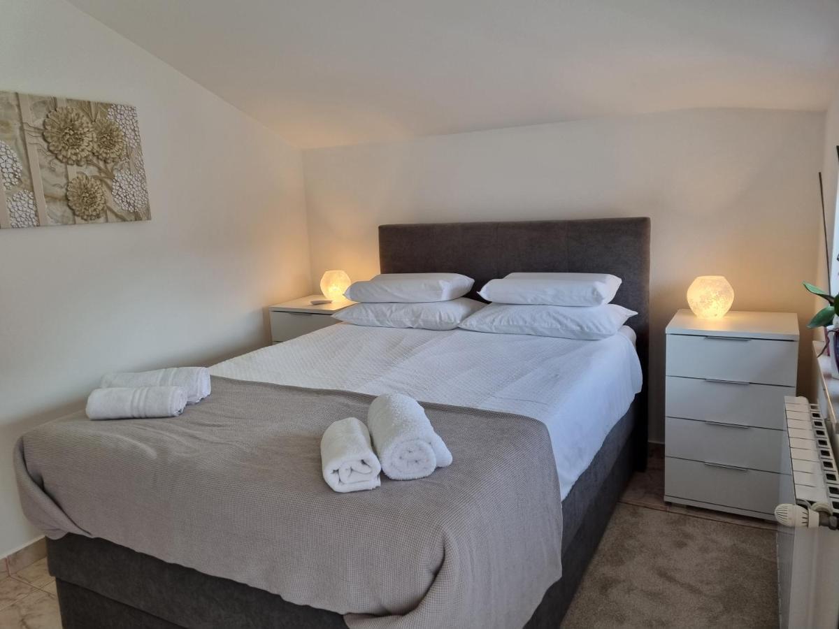 شقة Apartma Katy أوماغ المظهر الخارجي الصورة