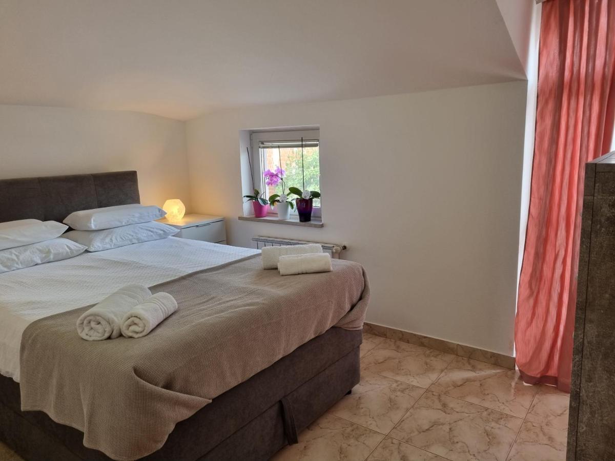 شقة Apartma Katy أوماغ المظهر الخارجي الصورة